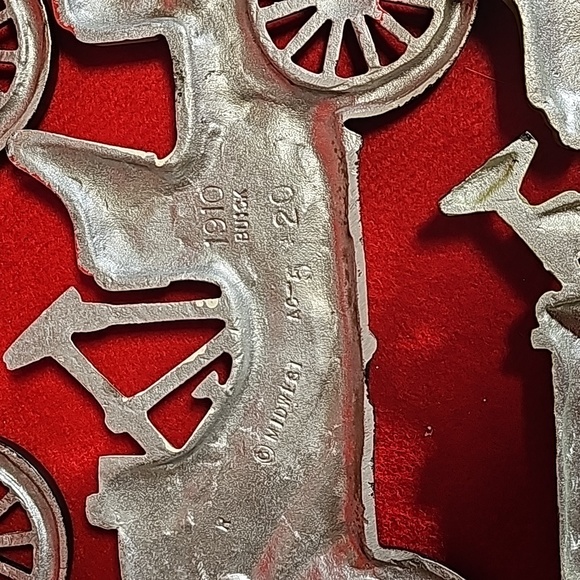 MIDWEST Cast Metal Antique Car Auto Plaques Decor Wall Hanging Set of 3 Vintage